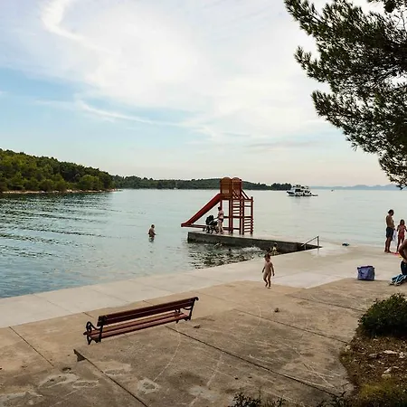 Apartment Uradi Sam *