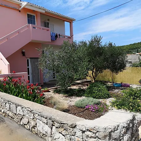 Apartment Uradi Sam *