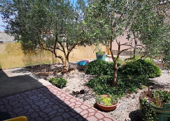 Uradi Sam Apartament