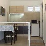 Apartman Uradi Sam
