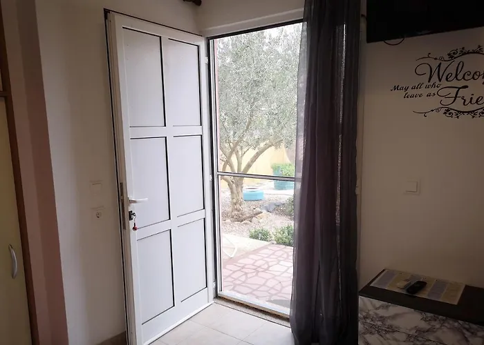 Uradi Sam * Kukljica